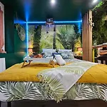 Cap Jungle Evasion: Cinema Netflix King Size Apartamento *