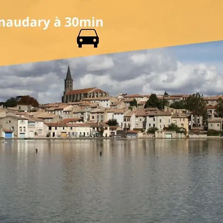 Cap Jungle Evasion: Cinema Netflix King Size Appartement *