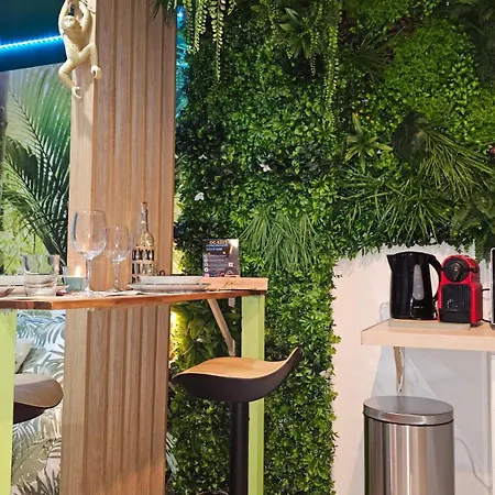 Cap Jungle Evasion: Cinema Netflix King Size Apartamento Limoux
